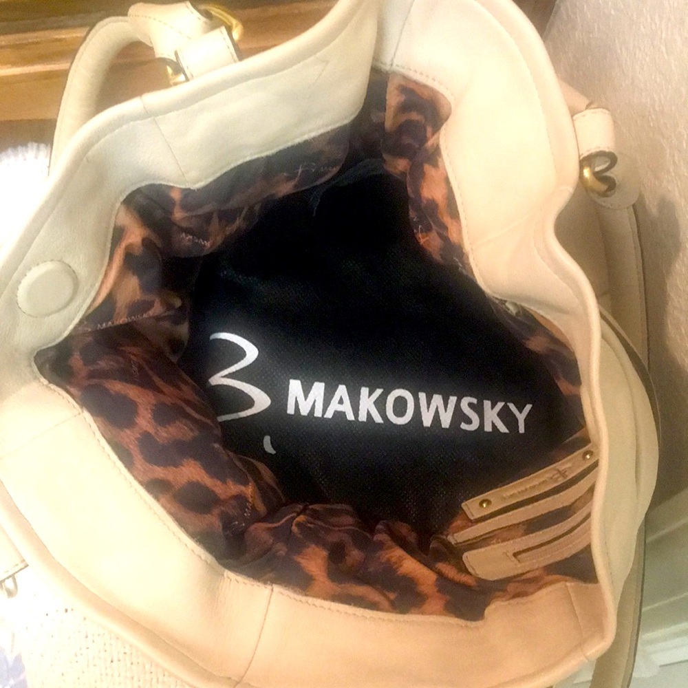 Beautiful “Vanilla” Sueded Leather Shoulder Bag - Picture 11 of 13